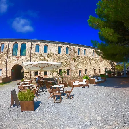 Central Savona 3* Σαβόνα