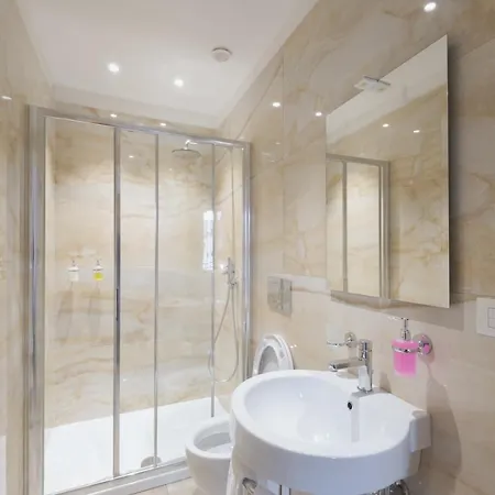 Central Savona Bed and Breakfast 3*