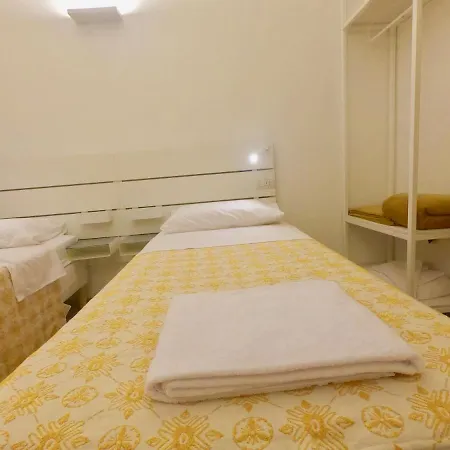 Nocleg ze śniadaniem Central Savona 3*