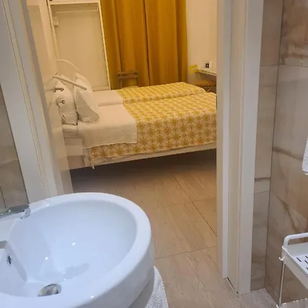 Central Savona فندق مبيت وإفطار